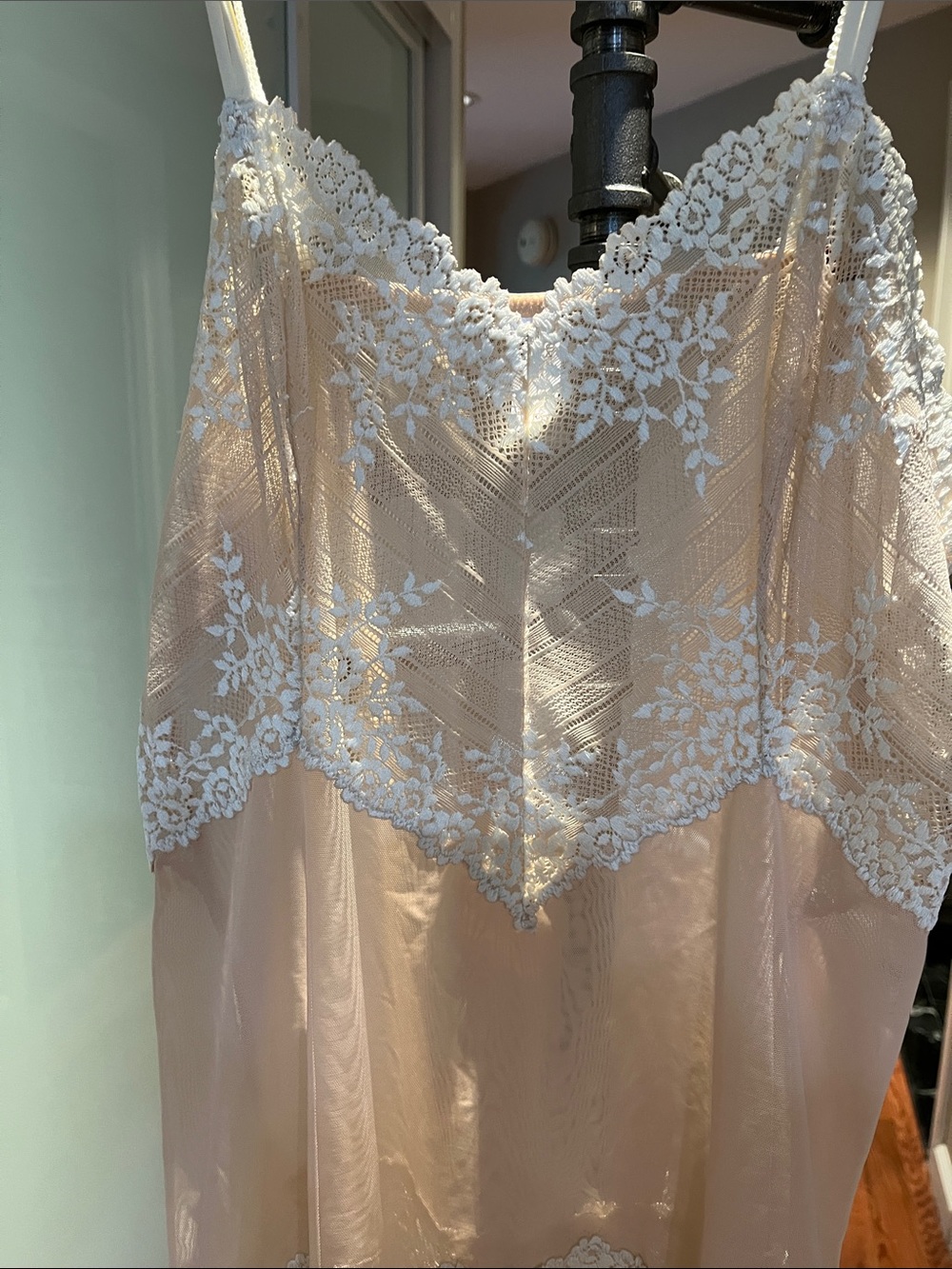 Wacoal Nude Chemise with White Lace Trim - Picture 3 of 5